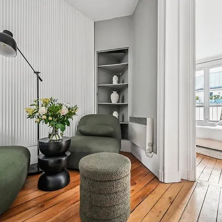 Apartment Close To Center I Eiffel Tower View