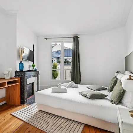 Apartment Close To Center I Eiffel Tower View *