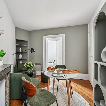 Apartment Close To Center I Eiffel Tower View