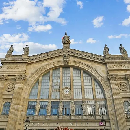 Close To Center I Eiffel Tower View Apartment *