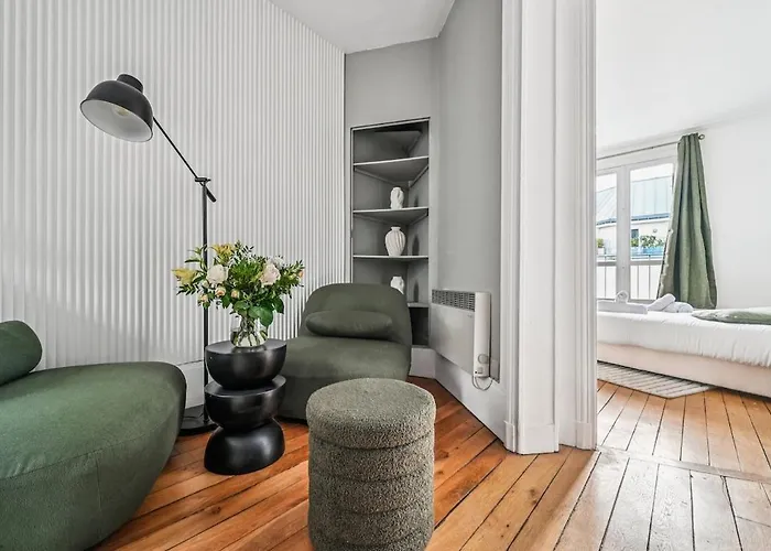 Apartment Close To Center I Eiffel Tower View