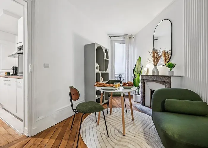 Apartment Close To Center I Eiffel Tower View Paris