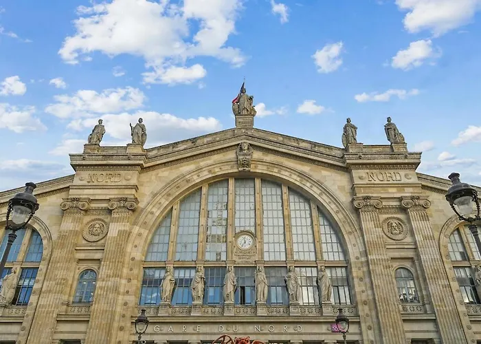 Close To Center I Eiffel Tower View Apartment *